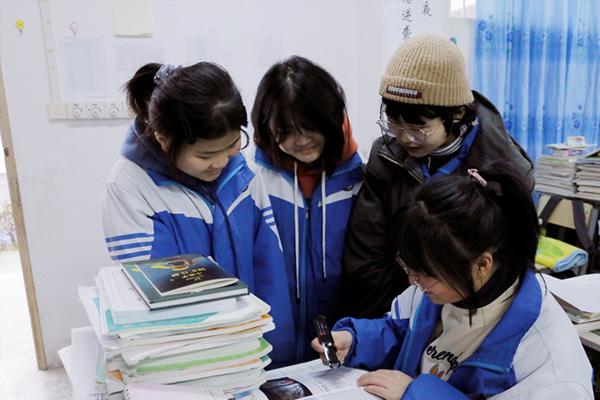 貴州女明星的自然之旅與內心平靜之道探索