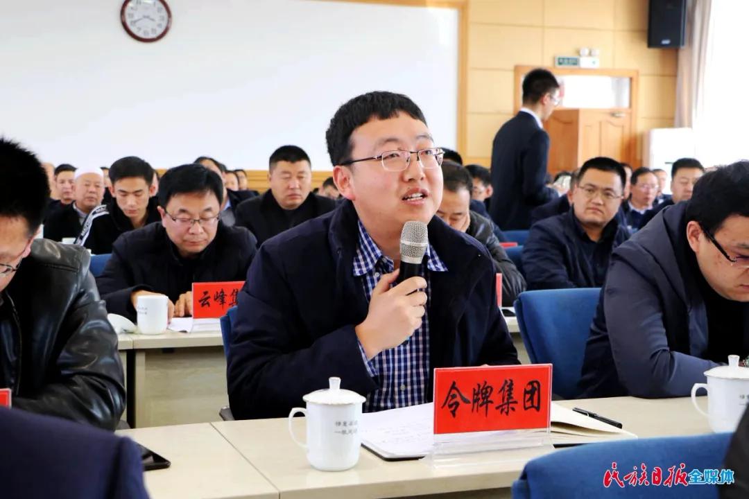 臨夏飛機場最新進展報告揭秘?