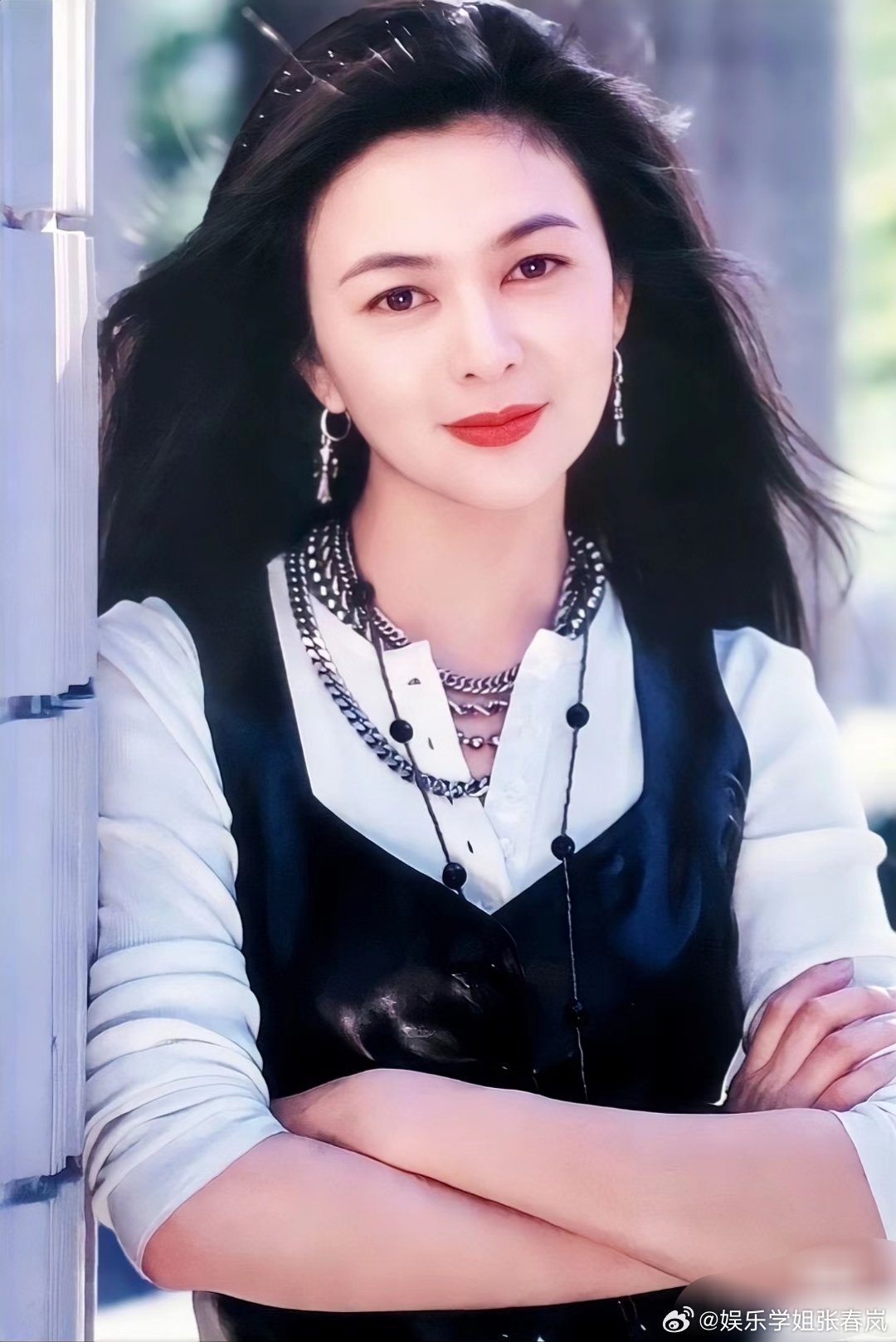 關(guān)之琳最新照片，時光流轉(zhuǎn)，美人依舊的魅力風采