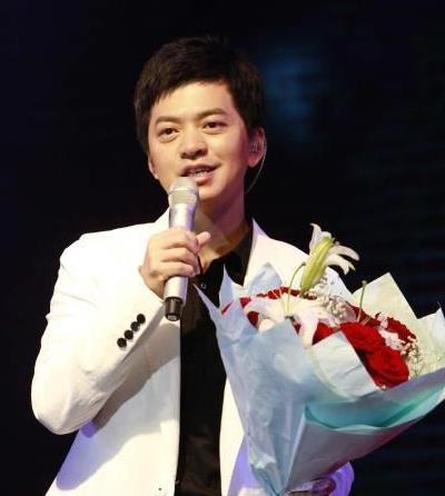 李健最新動態(tài)揭秘，高科技產(chǎn)品重塑未來生活潮流領(lǐng)航者